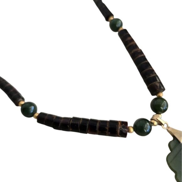 Vtg Carved Green Jade Flower Beaded Pendant Necklace 18” Coconut Shell Beads - Picture 6 of 10